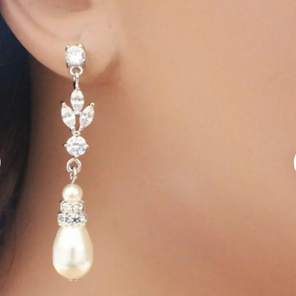 Swarovski pearl drop earrings